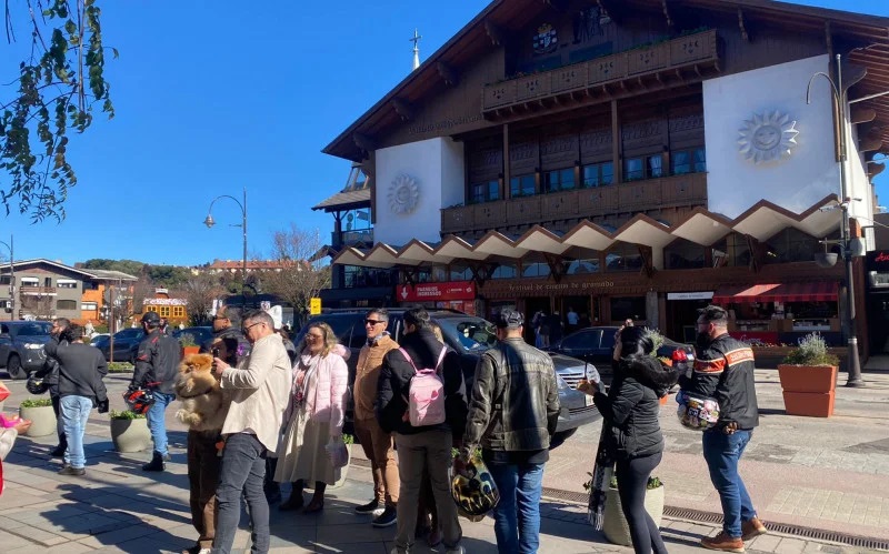 Movimentação no centro de Gramado - Foto Fernanda Fauth